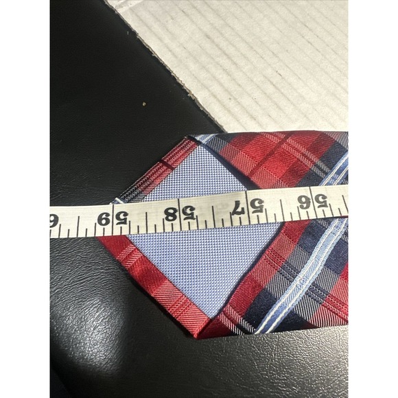 Tommy Hilfiger Red‎ Plaid 100% Silk Tie - Picture 6 of 6